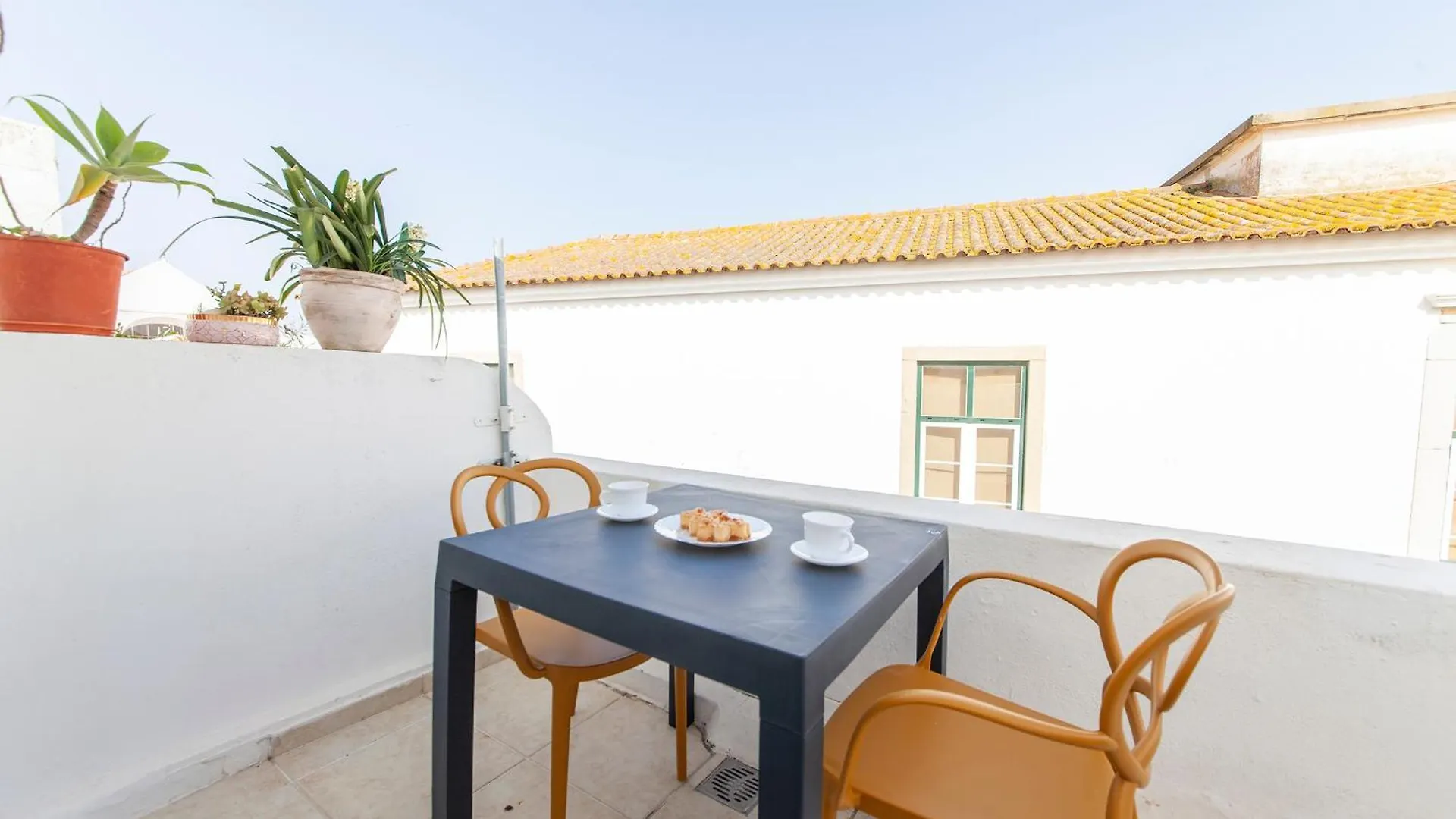 Governors Row Studios Lagos 0*,  Portugal